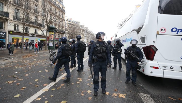 Paris saldırısının şüphelisi 'cinayet' ve 'cinayete teşebbüs'ten tutuklu yargılanacak