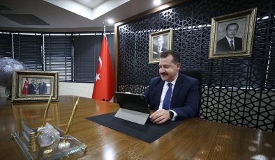 Balıkesir Büyükşehir Belediye Başkanı Yılmaz'ın tercihi “Sen aydınlatırsın geceyi” oldu