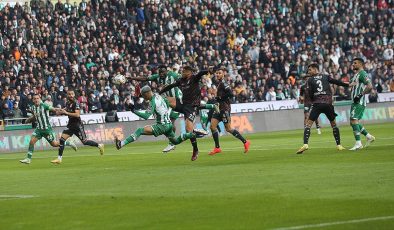 Beşiktaş deplasmanda 2 golle galip