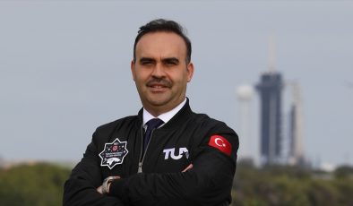 Bakan Kacır: Uzay bilimine olan iddialı girişimiz Alper Gezeravcı ile başlıyor