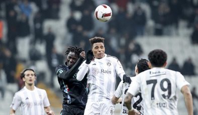 Beşiktaş ile Adana Demirspor karşılaşmasında gol sesi çıkmadı