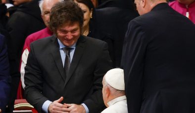 Arjantin Devlet Başkanı Milei, daha önce hakaret ettiği Papa Franciscus ile görüştü