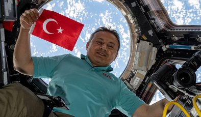 Astronot Gezeravcı'nın dönüş yolculuğu için canlı yayınlar TSİ 15.00'te başlayacak