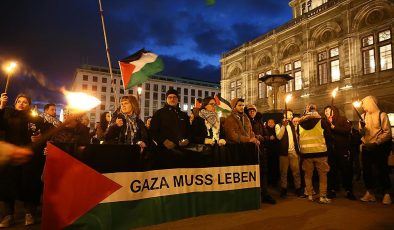 Avusturya'da İsrail'in saldırılarında ölen Filistinliler için “sessiz yürüyüş” düzenlendi