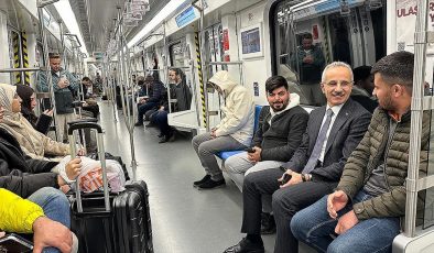 Bakan Uraloğlu, İstanbul Havalimanı'na Gayrettepe-Kağıthane metrosuyla gitti