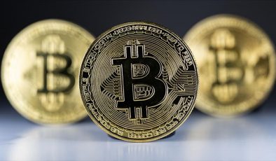 Bitcoin'in piyasa değeri 1 trilyon doların üzerine çıktı