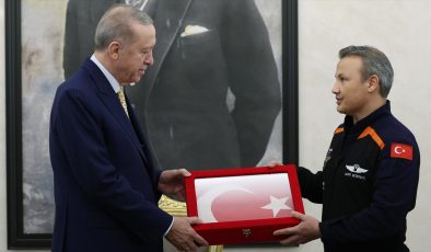 Cumhurbaşkanı Erdoğan, Türkiye'nin ilk astronotu Gezeravcı'yı kabul etti
