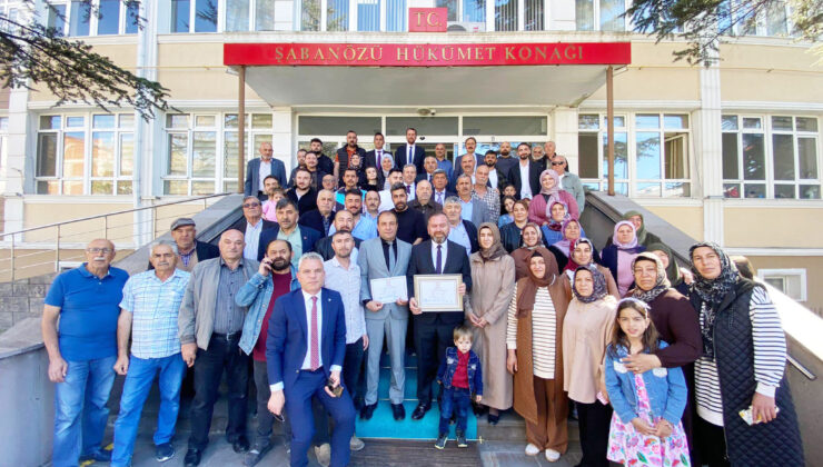 Şabanözü Belediye Başkanı Faik Özcan mazbatasını aldı