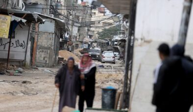 İsrail askerleri, Batı Şeria'nın Tulkerim kentine düzenlediği baskında altyapıya zarar verdi